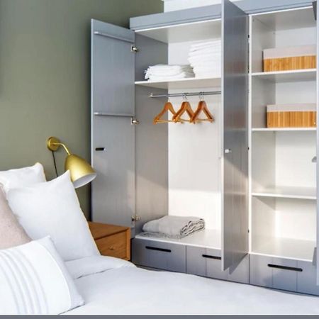Bright 1Bedroom Apartment Centrally Located With Most Beautiful Views From Seine At 10 Minutes Walking From Beaugrenelle Shopping Mall And Eiffel Tower Parigi Esterno foto