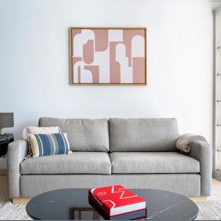 Bright 1Bedroom Apartment Centrally Located With Most Beautiful Views From Seine At 10 Minutes Walking From Beaugrenelle Shopping Mall And Eiffel Tower Parigi Esterno foto