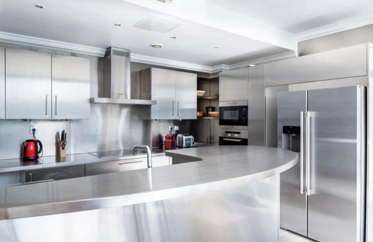 Bright 1Bedroom Apartment Centrally Located With Most Beautiful Views From Seine At 10 Minutes Walking From Beaugrenelle Shopping Mall And Eiffel Tower Parigi Esterno foto