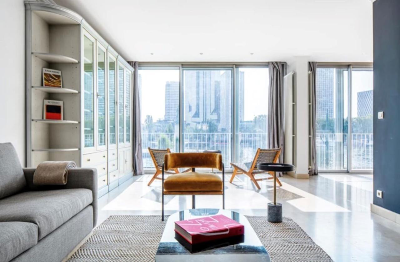 Bright 1Bedroom Apartment Centrally Located With Most Beautiful Views From Seine At 10 Minutes Walking From Beaugrenelle Shopping Mall And Eiffel Tower Parigi Esterno foto